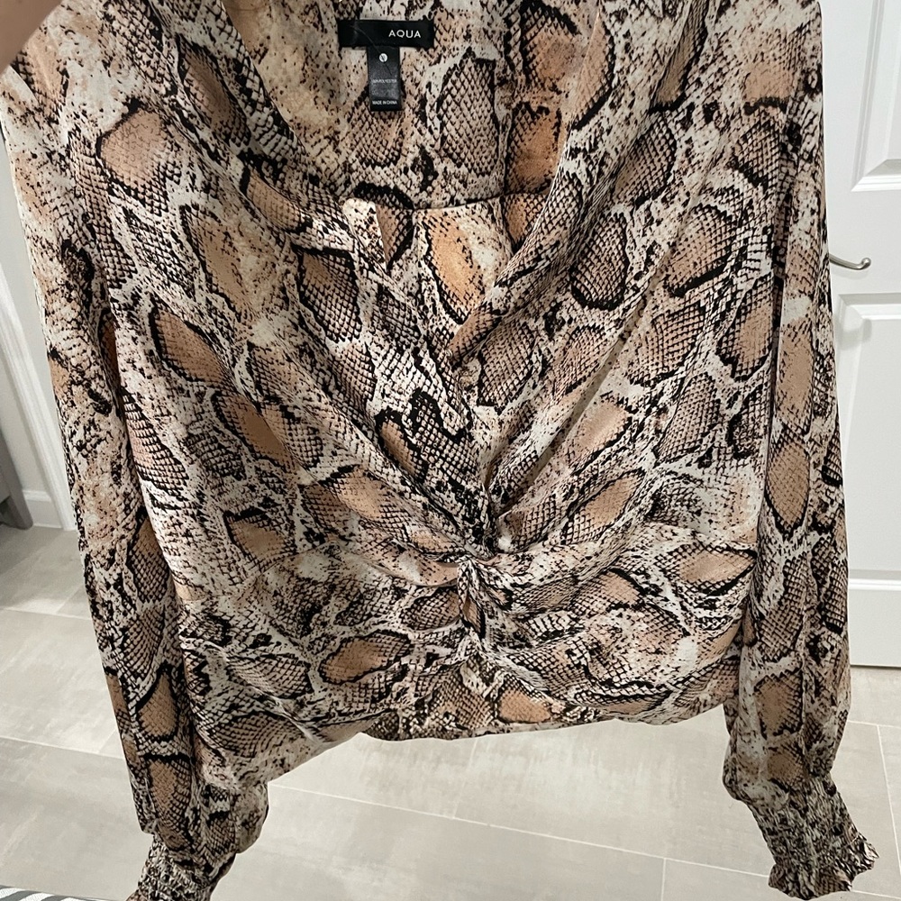 Aqua snakeskin Long sleeve top